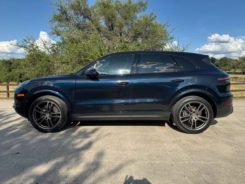 Used 2022 Porsche Cayenne Platinum Edition AWD/4WD image 4