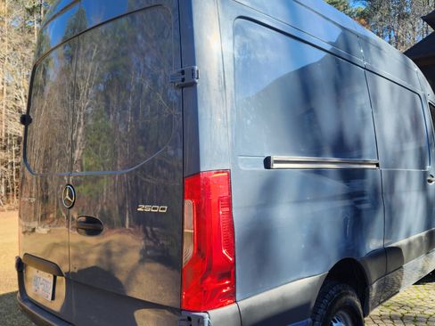 Used 2019 Mercedes-Benz Sprinter 144 image 6