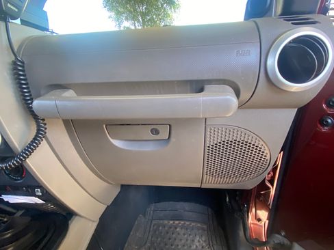 Used 2010 Jeep Wrangler Sahara image 19