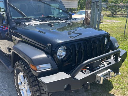 Used 2019 Jeep Wrangler Sport AWD/4WD image 11