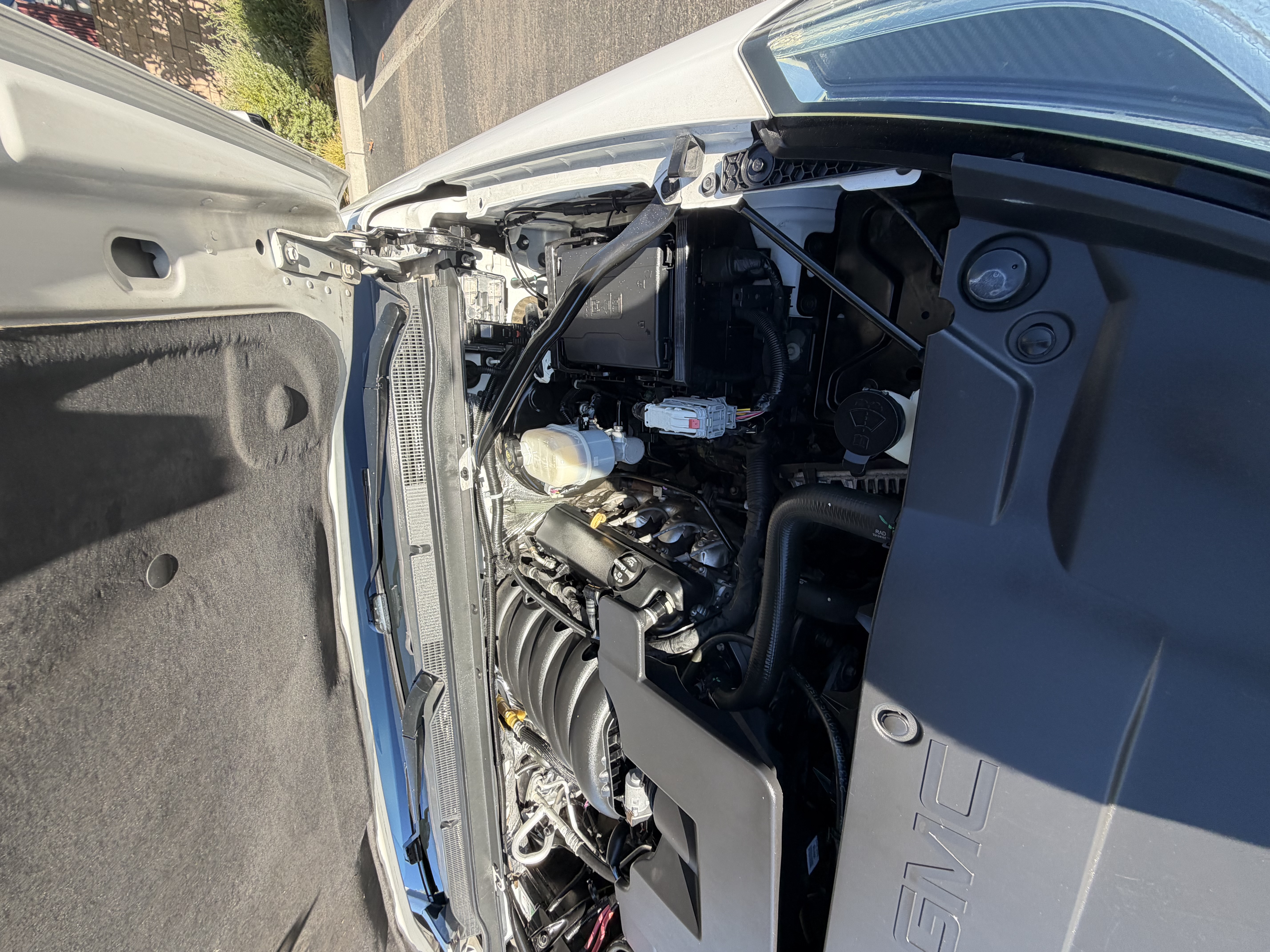 Used 2016 GMC Yukon XL Denali w/ Open Road Package AWD/4WD image 4