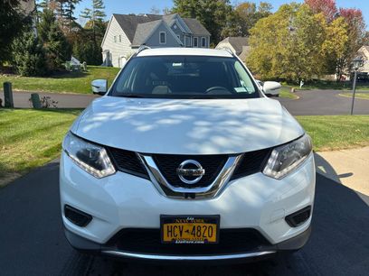 Used 2016 Nissan Rogue SV w/ SV Premium Package