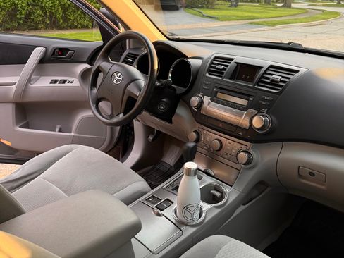 Used 2010 Toyota Highlander 4WD image 14