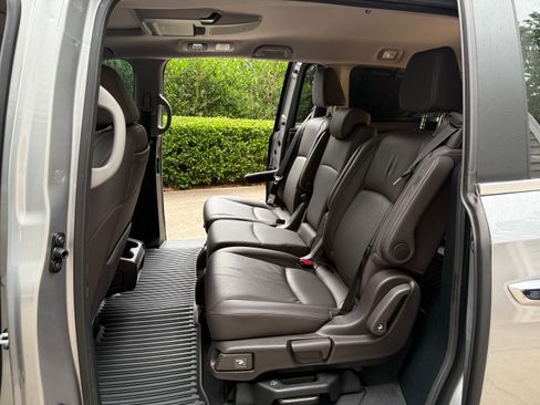 Used 2024 Honda Odyssey Touring image 5
