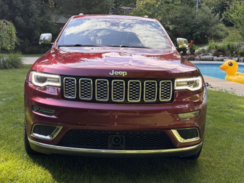 Used 2017 Jeep Grand Cherokee Summit AWD/4WD image 8