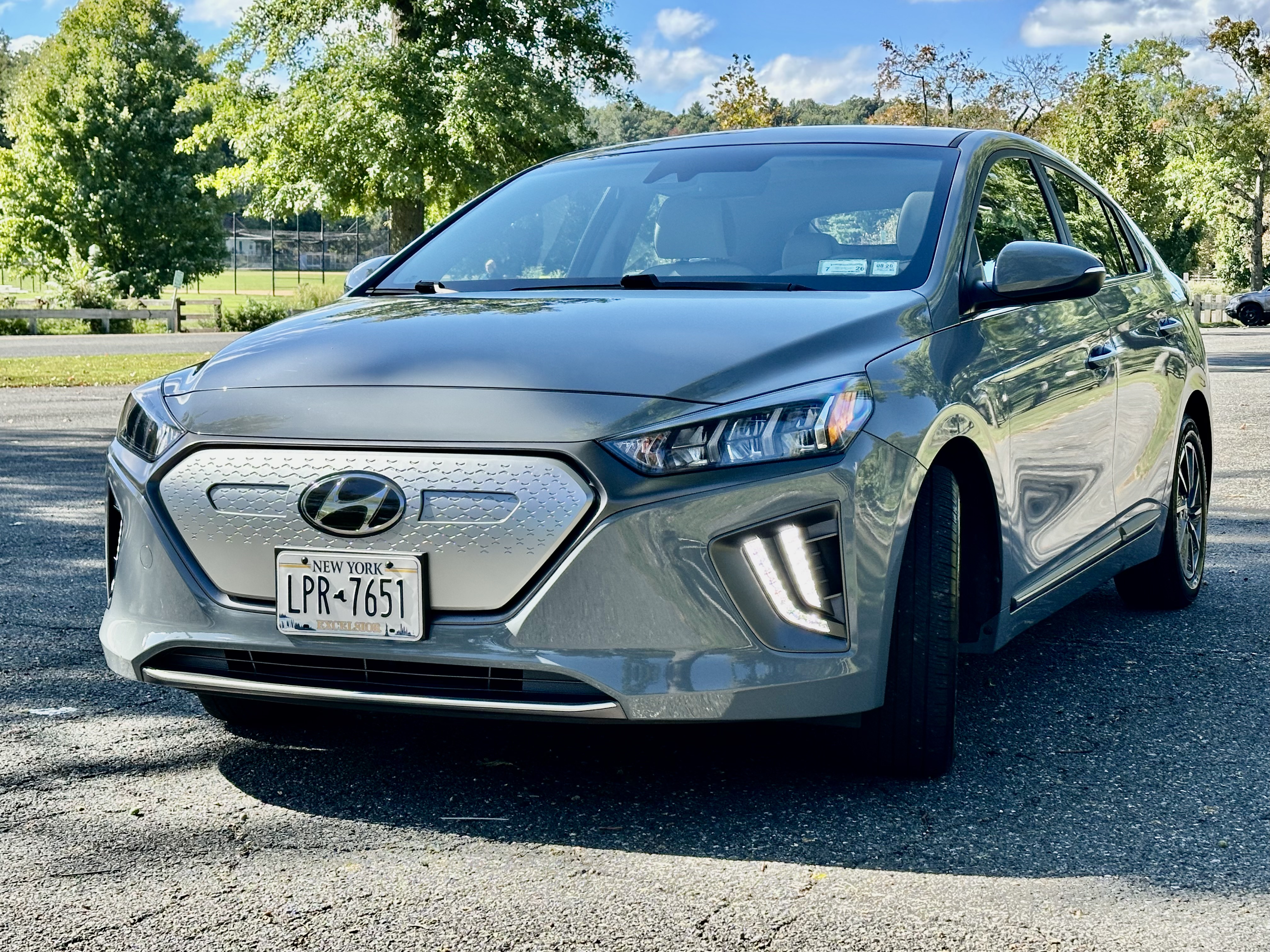 Used 2021 Hyundai Ioniq Limited FWD image 4