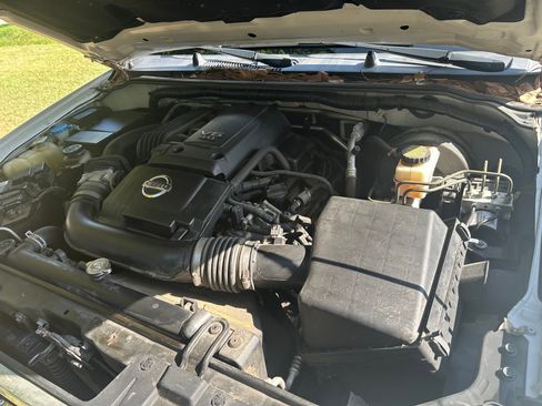Used 2019 Nissan Frontier SV RWD image 12