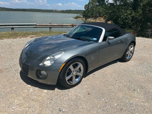 Used 2007 Pontiac Solstice GXP w/ Premium Package image 2