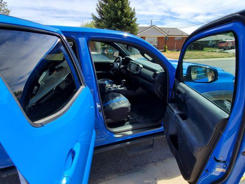 Used 2021 Toyota Tacoma TRD Off-Road w/ Technology Package image 6