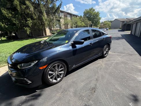 Used 2020 Honda Civic EX image 2