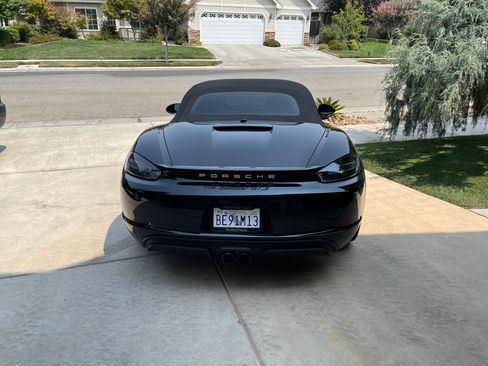 Used 2018 Porsche 718 Boxster GTS image 2