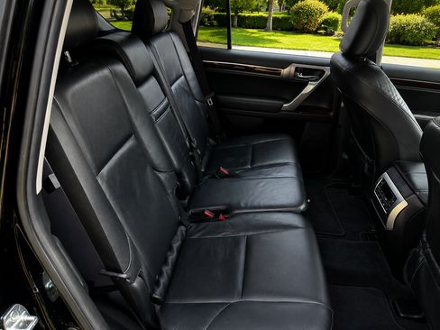 Used 2016 Lexus GX 460 w/ Premium Package AWD/4WD image 11
