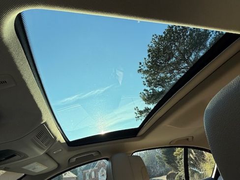 Used 2011 BMW 528i Sedan image 15