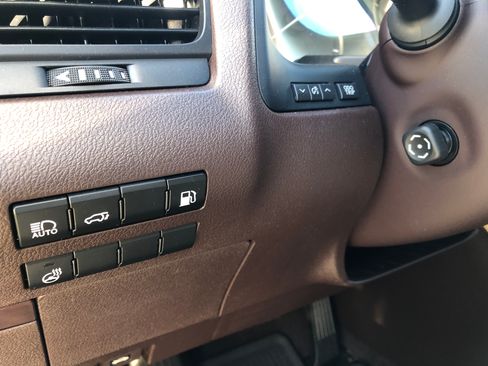 Used 2020 Lexus RX 450h AWD w/ Luxury Package image 19