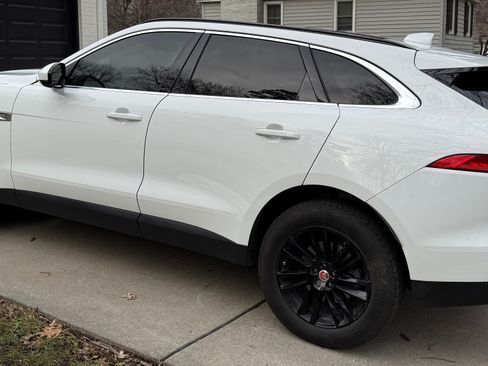 Used 2019 Jaguar F-PACE Prestige image 6