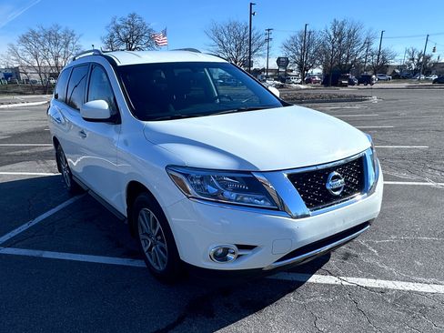 Used 2015 Nissan Pathfinder SV w/ Trailer Tow Package image 5