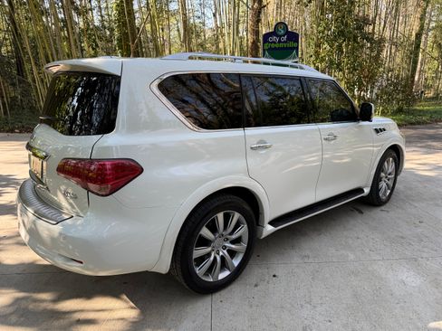 Used 2013 INFINITI QX56 4WD w/ Deluxe Touring Pkg image 10