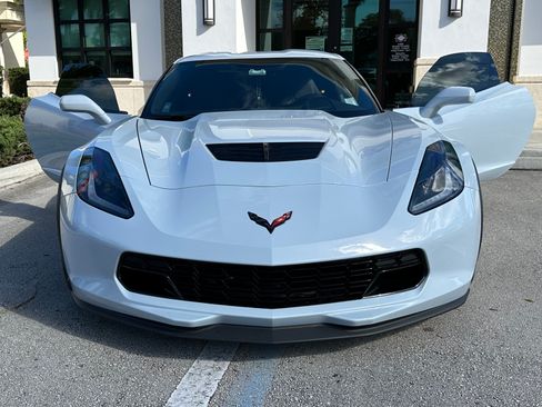 Used 2019 Chevrolet Corvette Z06 RWD image 8
