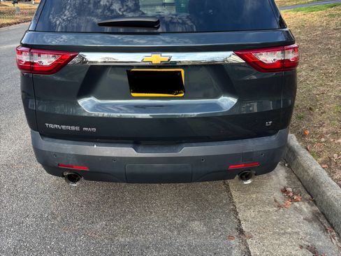 Used 2018 Chevrolet Traverse LT image 5