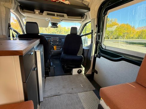 Used 2020 Ford Transit 250 Medium Roof AWD image 6