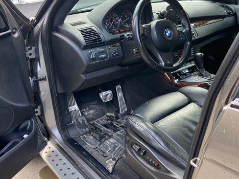 Used 2005 BMW X5 4.4i image 10