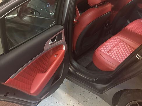 Used 2022 Genesis G70 3.3T Launch Edition image 15