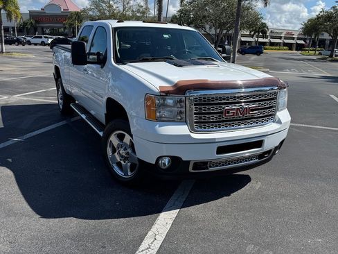 Used 2014 GMC Sierra 2500 Denali w/ Suspension Package, Off-Road image 6