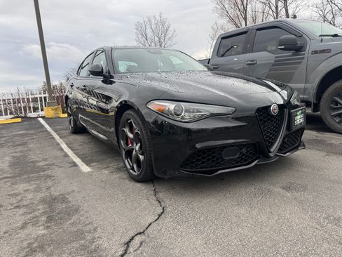 Used 2021 Alfa Romeo Giulia Ti Sport image 1