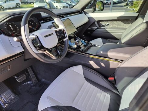 Used 2025 Land Rover Range Rover Sport SV Edition Two image 4