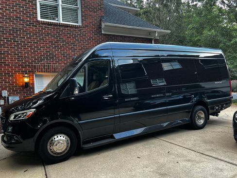 Used 2022 Mercedes-Benz Sprinter 3500 image 5