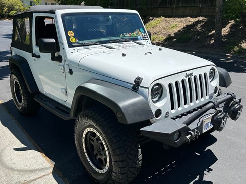 Used 2013 Jeep Wrangler Sport AWD/4WD image 6