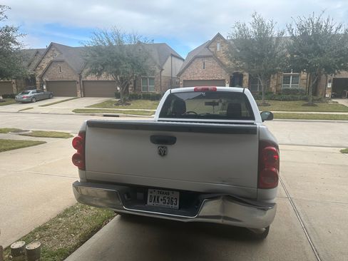Used 2008 Dodge Ram 1500 Truck ST image 4