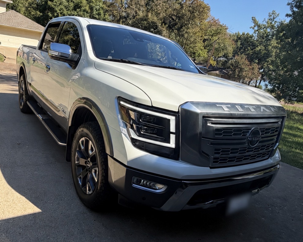 Used 2024 Nissan Titan Platinum Reserve w/ Moonroof Package AWD/4WD image 13