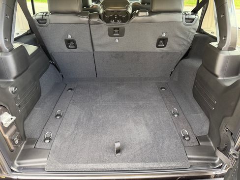 Used 2026 Jeep Wrangler Unlimited Rubicon image 12