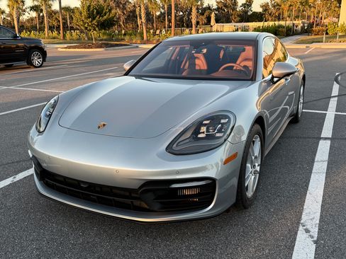 Used 2021 Porsche Panamera 4 image 2