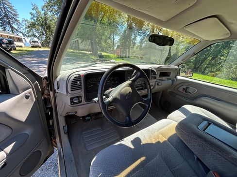 Used 1998 Chevrolet Silverado 2500 2WD Extended Cab w/ Preferred Equipment Group 2 image 15