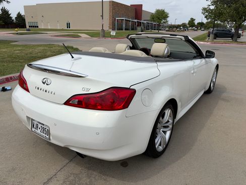Used 2010 INFINITI G37 Sport w/ Premium Pkg image 4