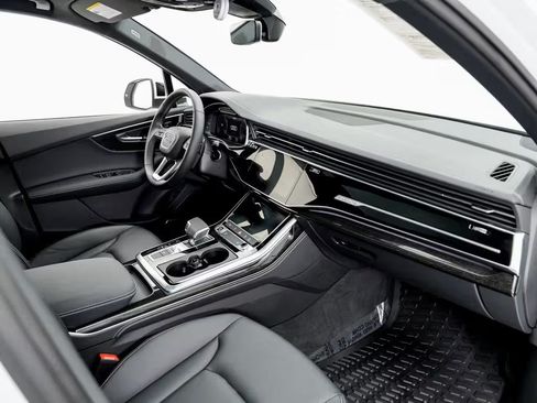 Used 2025 Audi Q7 3.0T Premium Plus image 13