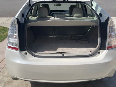 Used 2011 Toyota Prius Two w/ Preferred Accessory Pkg image 2