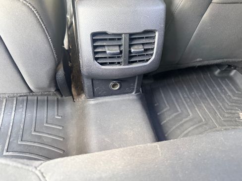 Used 2019 Ford Fusion SE image 16