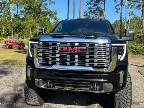 Used 2024 GMC Sierra 2500 Denali w/ Denali Reserve Package image 8