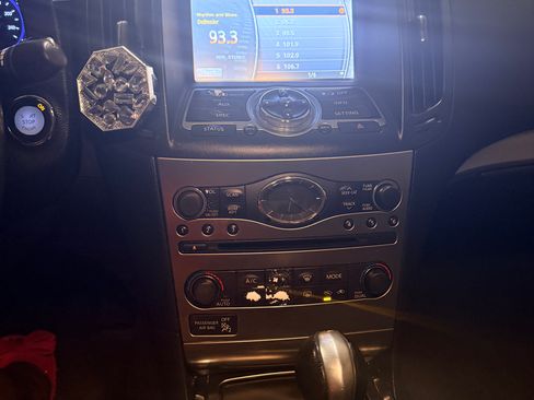 Used 2013 INFINITI G37 x Sedan w/ Premium Pkg image 9