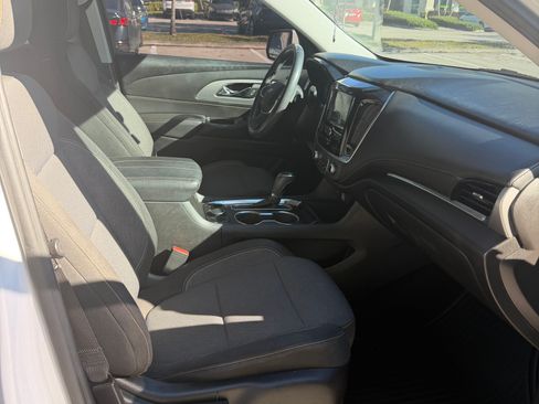Used 2018 Chevrolet Traverse LT image 6