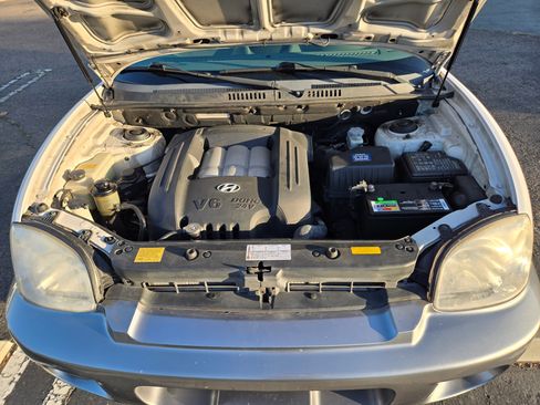 Used 2005 Hyundai Santa Fe GLS image 15