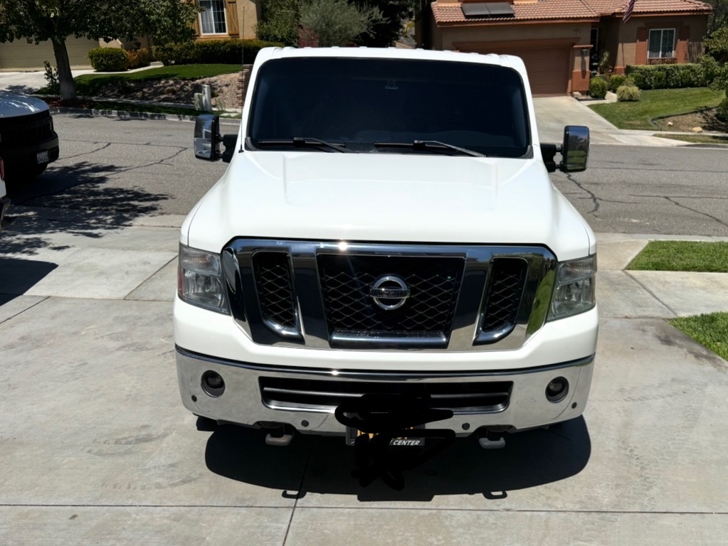 Used 2015 Nissan NV 3500 SL w/ Technology Package RWD image 2