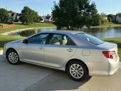 Used 2012 Toyota Camry LE FWD image 8