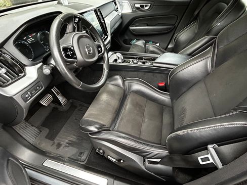 Used 2019 Volvo XC60 T8 R-Design w/ Advanced Package image 9