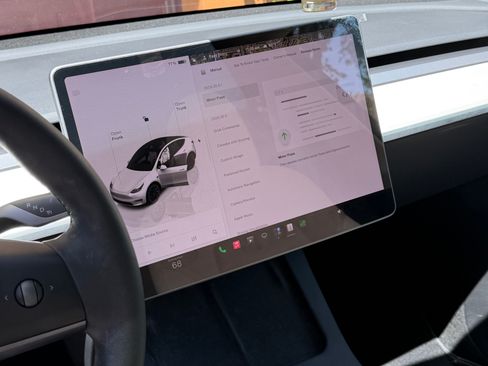 Used 2023 Tesla Model Y Long Range AWD/4WD image 5