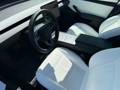 Used 2024 Tesla Model 3 Long Range RWD image 9