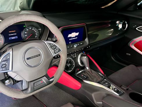 Used 2021 Chevrolet Camaro ZL1 RWD image 7
